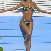 Lais Ribeiro body