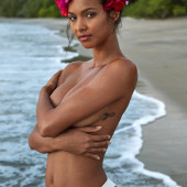 Lais Ribeiro topless