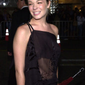 LeAnn Rimes braless