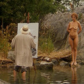 Linda Kozlowski nude scene