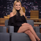 Margot Robbie upskirt