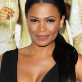 Nia Long cleavage