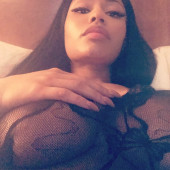 Nicki Minaj selfie