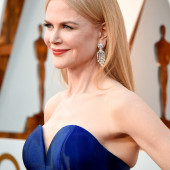 Nicole Kidman braless