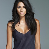 Pia Miller hot