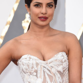 Priyanka Chopra sexy