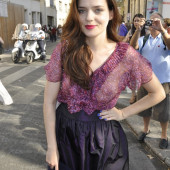 Roxane Mesquida see through