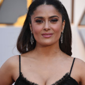 Salma Hayek ausschnitt