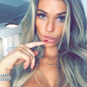 Samantha Hoopes nipple slip