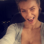 Samantha Hoopes selfie