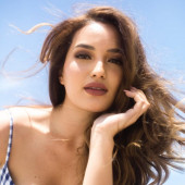 Sarah Lahbati 