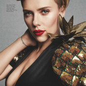 Scarlett Johansson sideboob