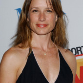 Shawnee Smith braless