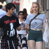 Sophie Turner cameltoe