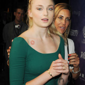 Sophie Turner pokies