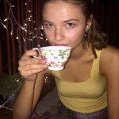 Stefanie Scott 