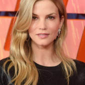 Sylvia Hoeks hot