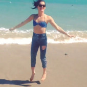 Tessa Virtue beach