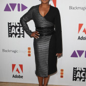 Tichina Arnold feet