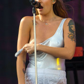 Tove Lo nipple slip