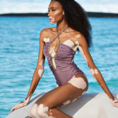 Winnie Harlow swimsuit