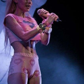 Yolandi Visser cameltoe