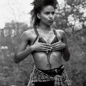 Zazie Beetz body