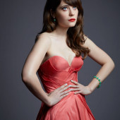 Zooey Deschanel body