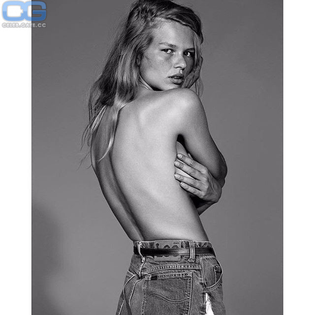 Anna Ewers 