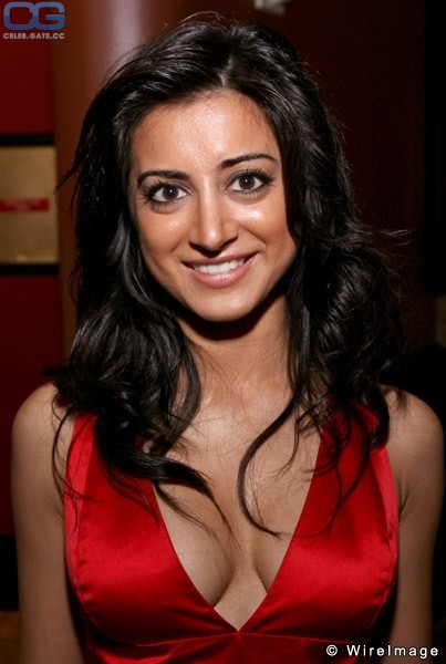 Noureen DeWulf 