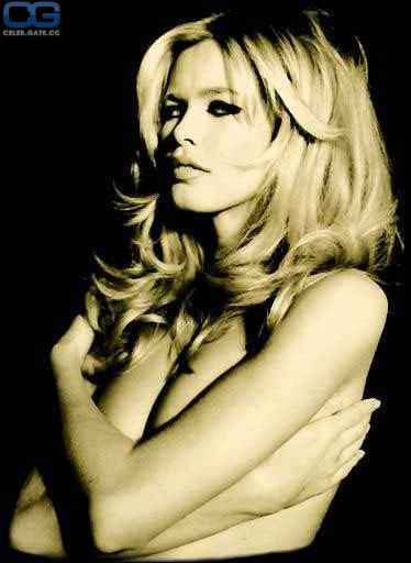 Claudia Schiffer 