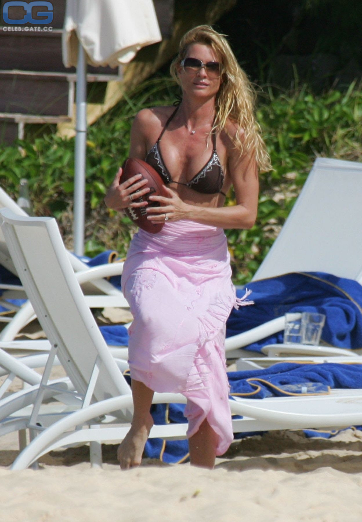 Nicollette Sheridan 