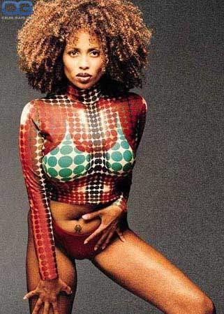 Lisa Nicole Carson 