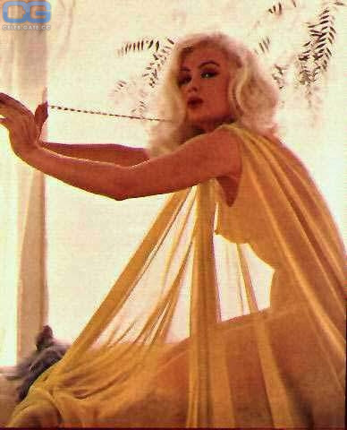 Mamie Van Doren 