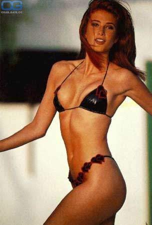 Angie Everhart 