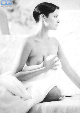 Carey Lowell 