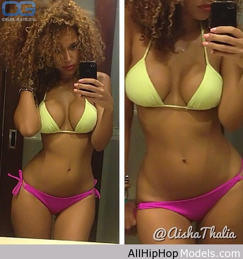 Aisha Thalia selfie