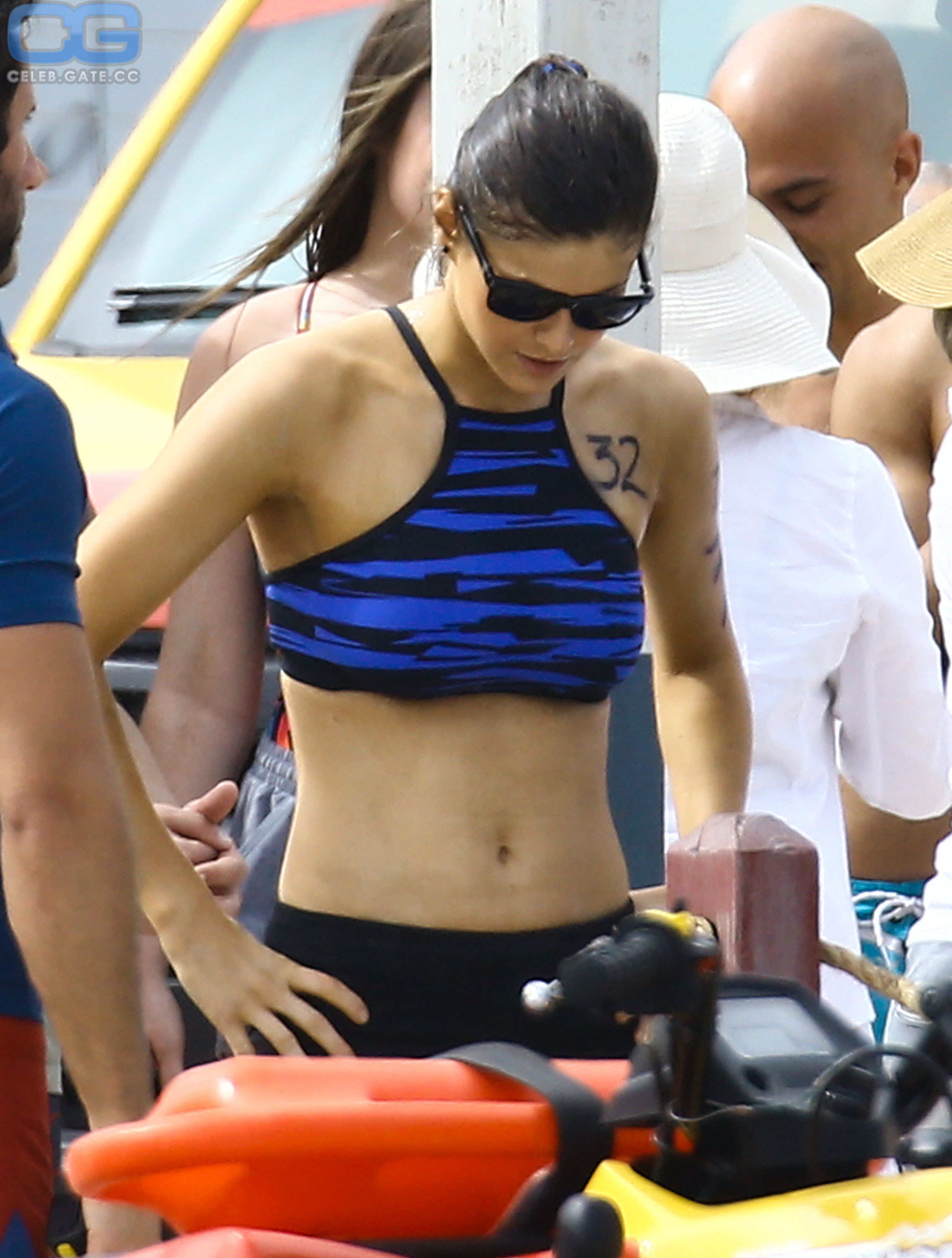 Alexandra Daddario baywatch