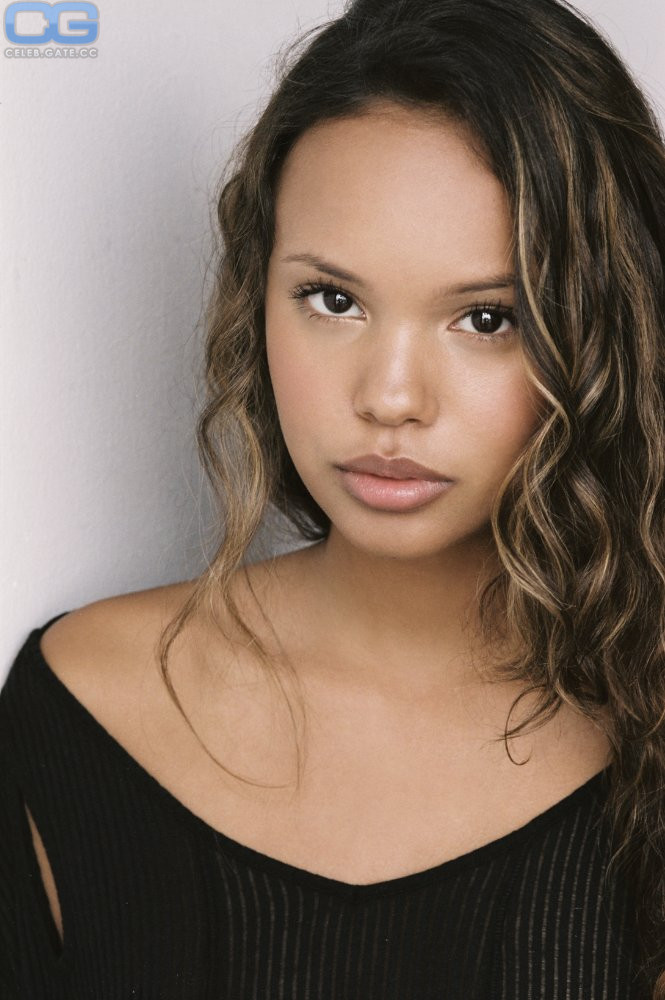 Alisha Boe sexy