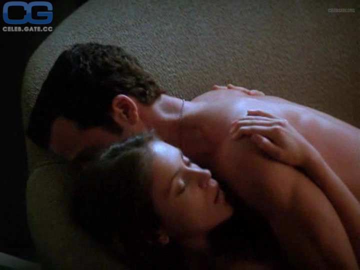 Alyssa Milano sex scene