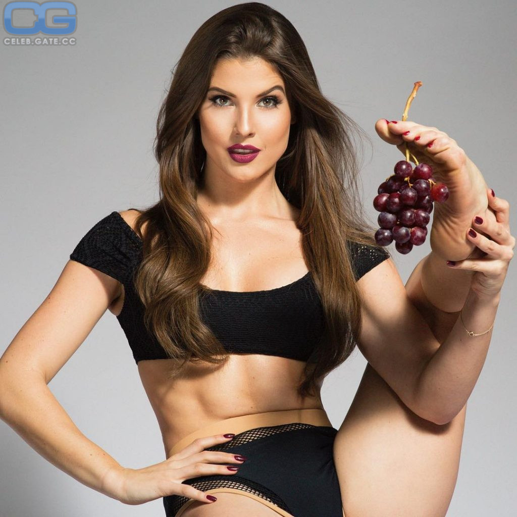 Amanda Cerny body