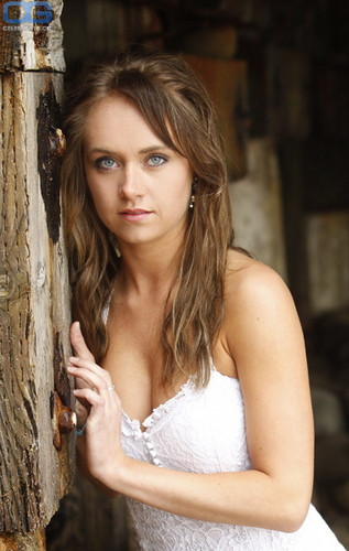 Amber Marshall sexy