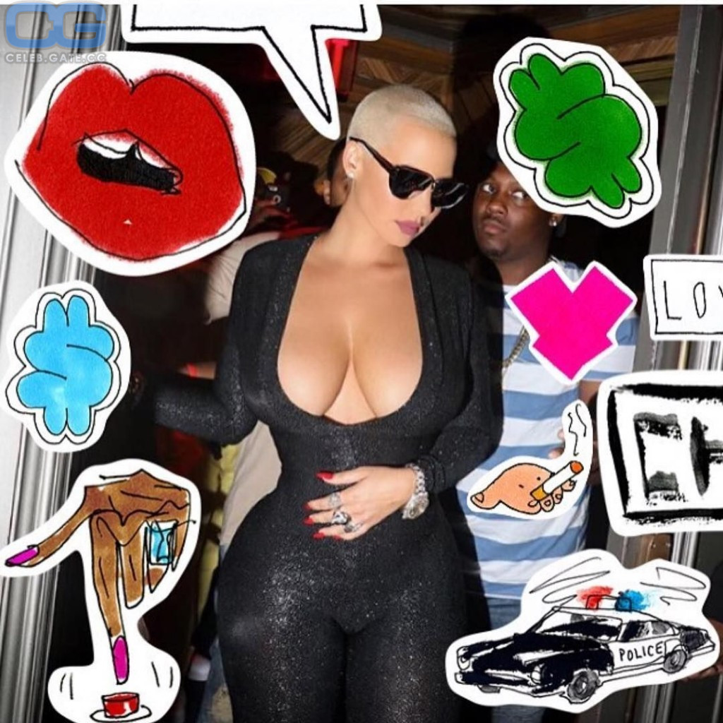 Amber Rose boobs