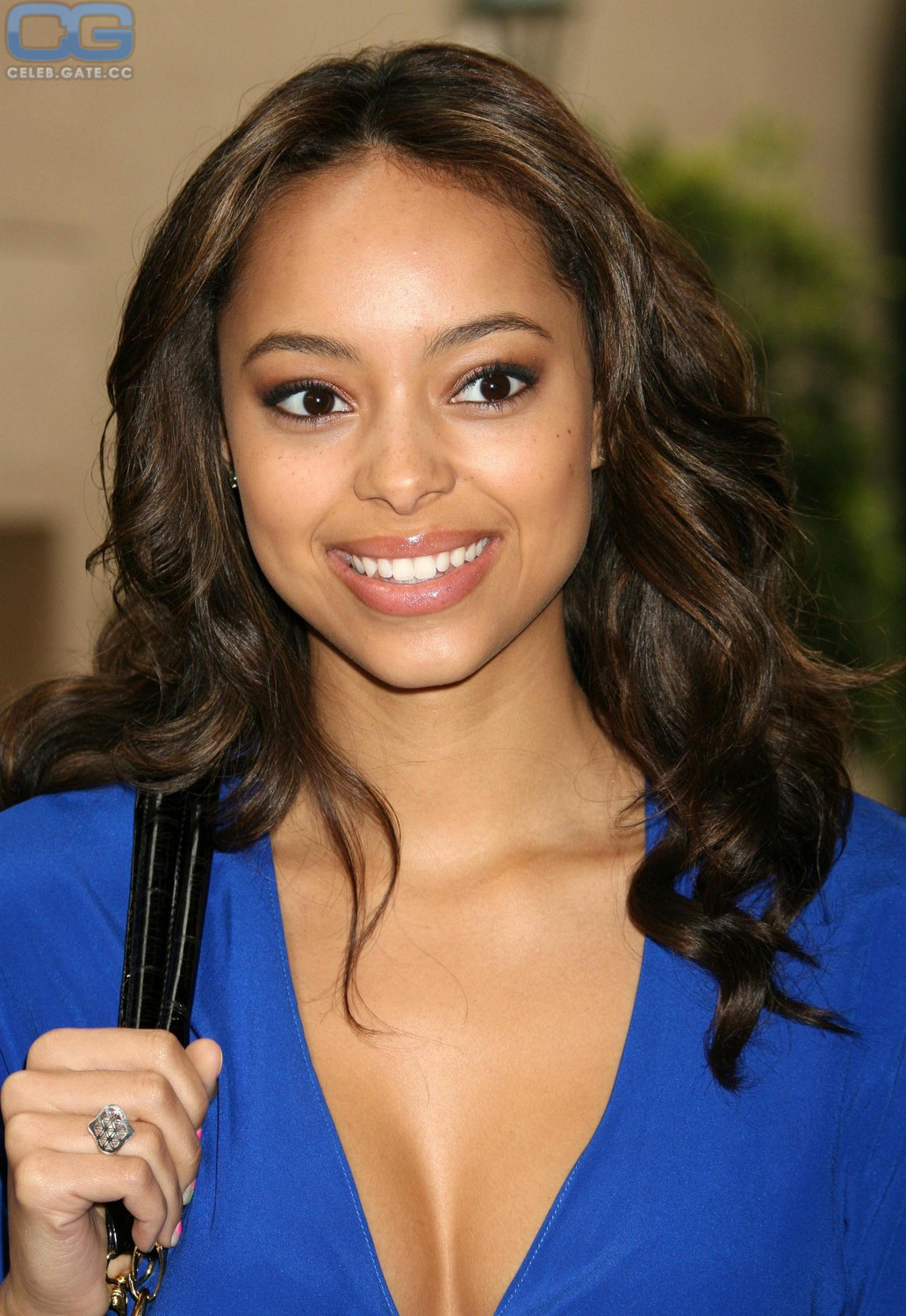 Amber Stevens West cleavage