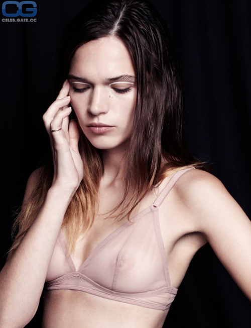 Anna Brewster sexy