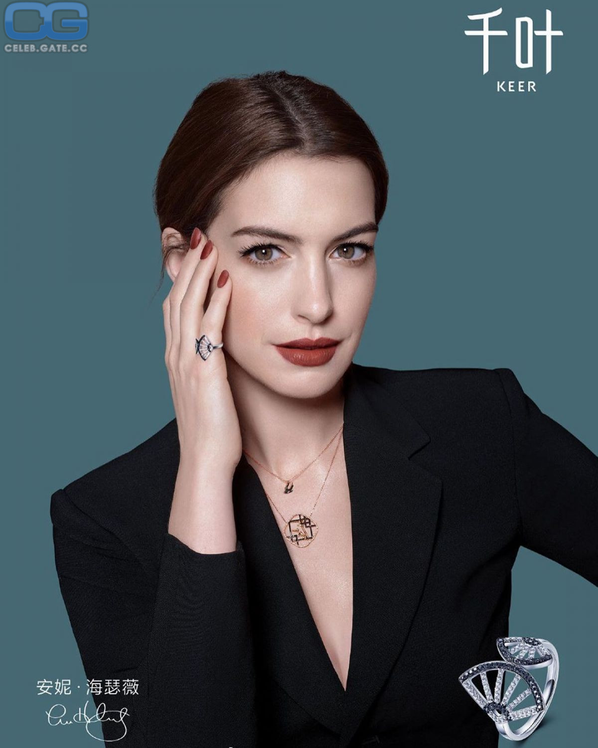 Anne Hathaway 