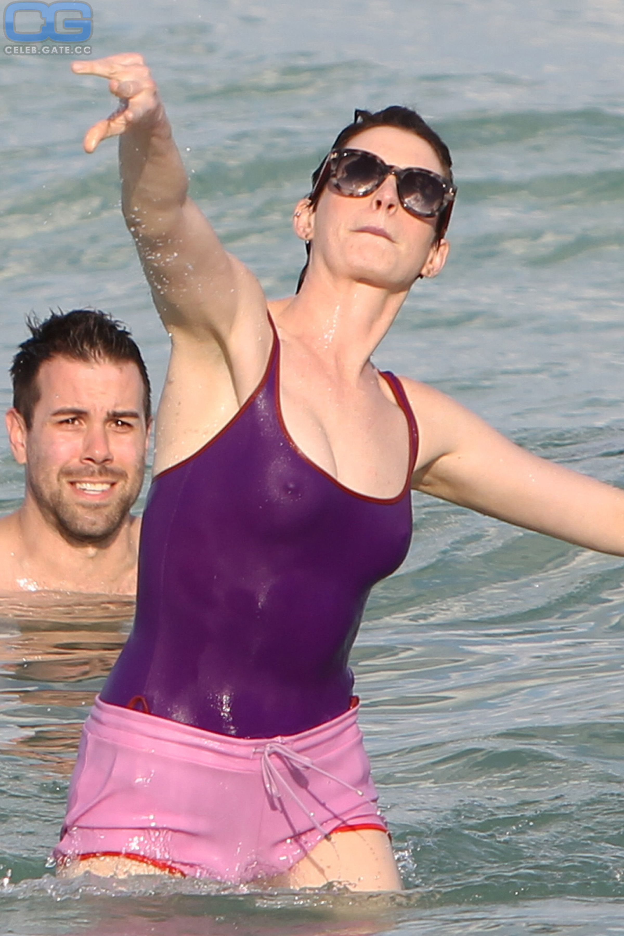 Anne Hathaway pokies