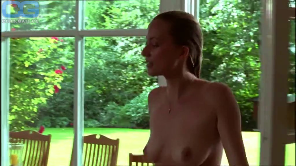 Annika Murjahn topless