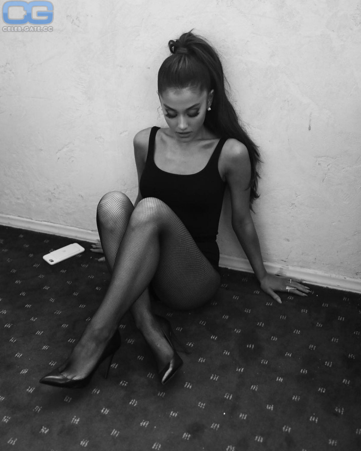 Ariana Grande sexy