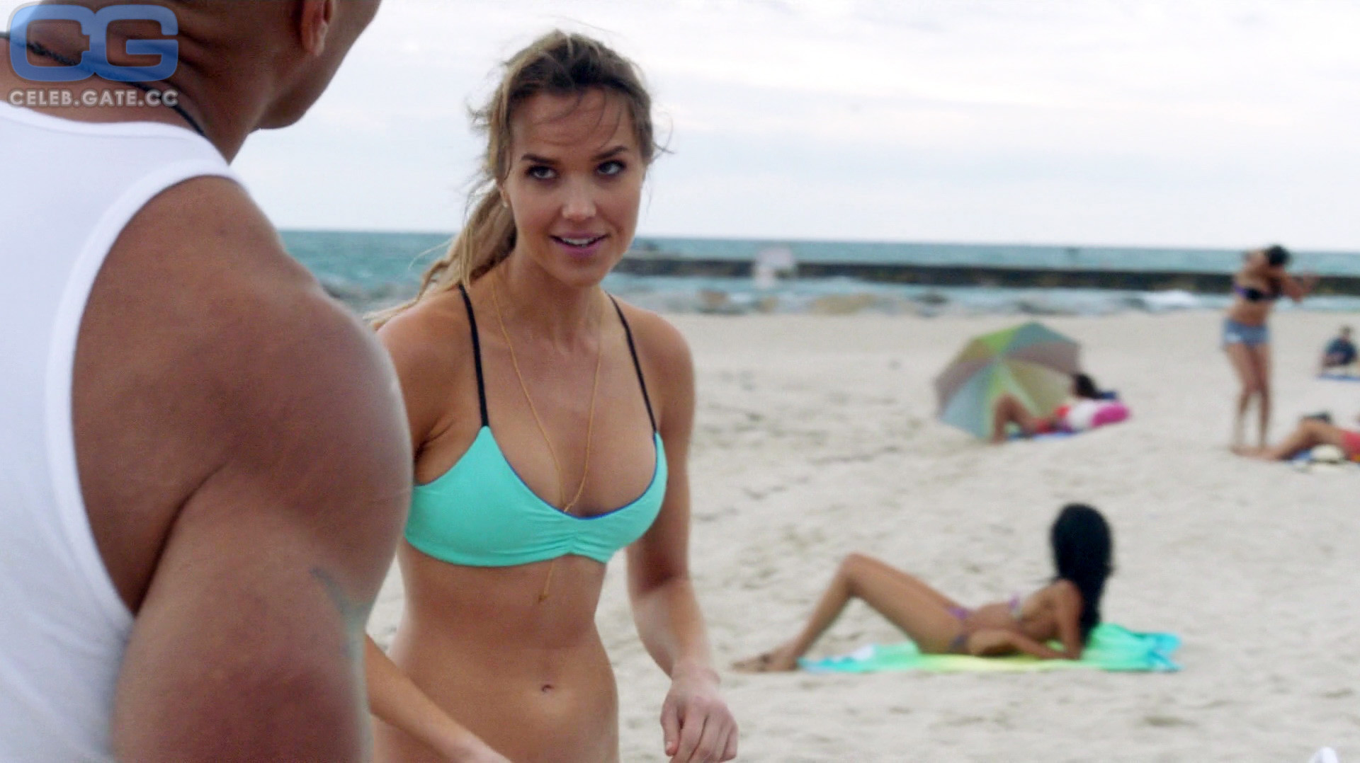 Arielle Kebbel body